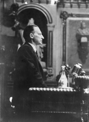 Foto_DeGasperi_conferenza_di pace.jpg