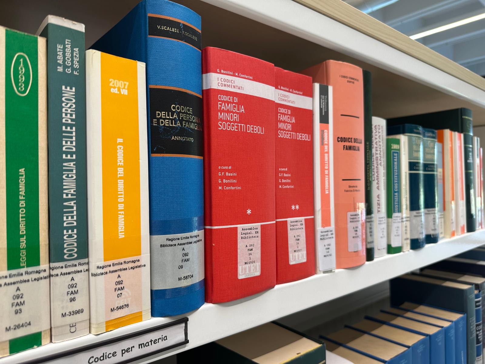 Foto_libri.jpg Foto_libri.jpg