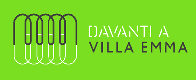 Davanti a Villa Emma