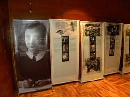 foto mostra Anne Frank