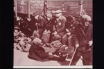 Auschwitz-II-Birkenau, 1944. L’arrivo degli ebrei ungheresi. Dall’album Il trapianto degli ebrei di Ungheria, realizzato dai nazisti ad Auschwitz nell’estate 1944.