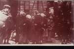 Auschwitz-II-Birkenau 1944. L’arrivo degli ebrei ungheresi. Dall’album Il trapianto degli ebrei di Ungheria, realizzato dai nazisti ad Auschwitz nell’estate 1944.