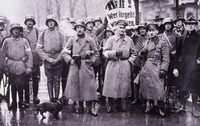 Berlino, gennaio 1919. Un reparto dei Corpi Franchi, che contribuirono alla repressione dell’insurrezione spartachista.
