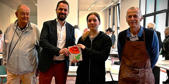 Il “Fiore del partigiano” è sbocciato in Assemblea legislativa: ideato dagli studenti delle Laura Bassi e realizzato dagli scalpellini di Montovolo https://cronacabianca.eu/liberazione-il-fiore-del-partigiano-e-sbocciato-in-assemblea-legislativa-lo-hanno-ideato-gli-studenti-delle-laura-bassi-e-realizzato-gli-scalpellini-di-montovolo-in-occasione-della/