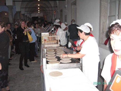 Durante la degustazione dei prodotti locali ER