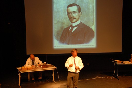 Giorgio Comaschi, durante l'attuazione nell'opera "Il Segreto di Marconi"