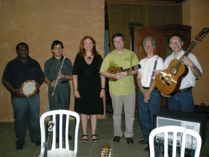 La Presidente della Consulta Silvia Bartolini, e il gruppo chorro (musica folklorica locale)
