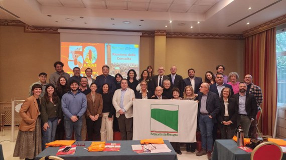 Al via a Bologna il primo incontro in presenza del mandato della Consulta:  un’apertura nel segno di giovani, relazioni e ascolto https://www.assemblea.emr.it/emilianoromagnolinelmondo/notizie-1/Ultime-notizie/consulta-degli-emiliano-romagnoli-nel-mondo-al-via-a-bologna-il-primo-incontro-in-presenza-del-mandato-un2019apertura-nel-segno-di-giovani-relazioni-e-ascolto