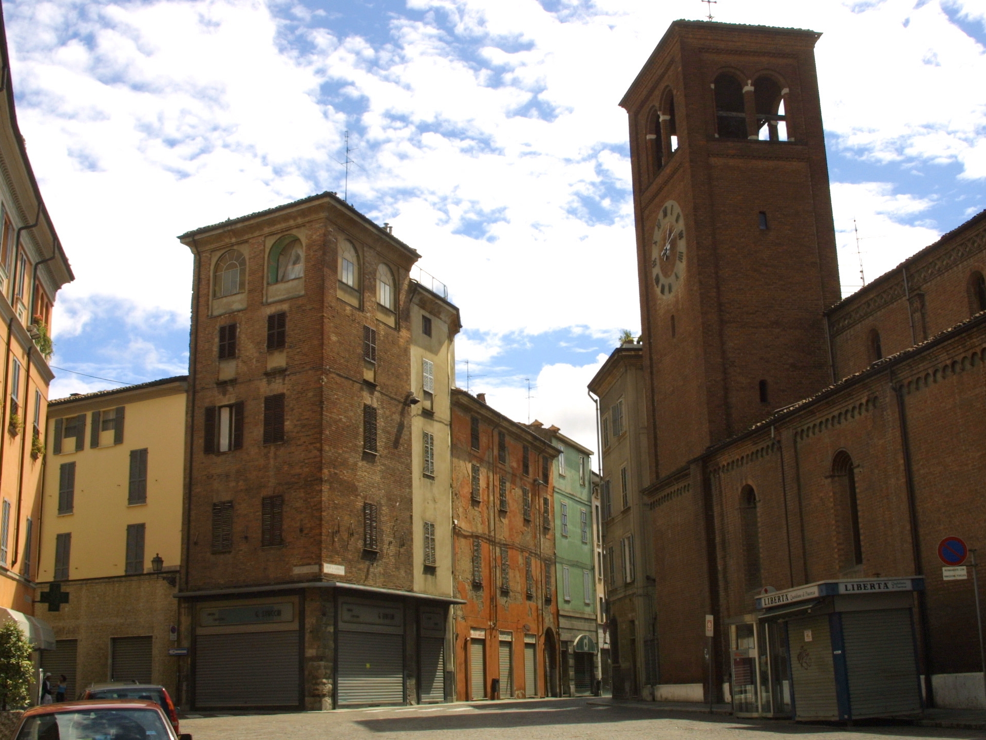 torri angolo rossi 06