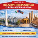 Il master di I livello ha durata annuale (anno accademico 2026-2027), è erogato in lingua italiana e spagnola, rilascia 60 crediti formativi universitari (CFU) e ha come obiettivo quello di formare esperti in grado di analizzare e agire sui problemi e cambiamenti politico–istituzionali, nell’ambito internazionale. Scadenza iscrizioni: 16/06/2026 
