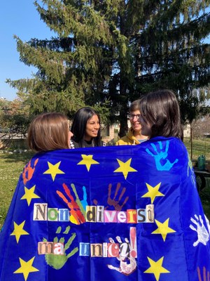 2_Non diversi ma unici.jpeg