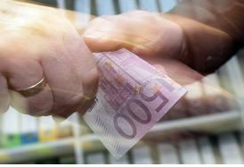 Quanto ci costa ogni anno la corruzione?