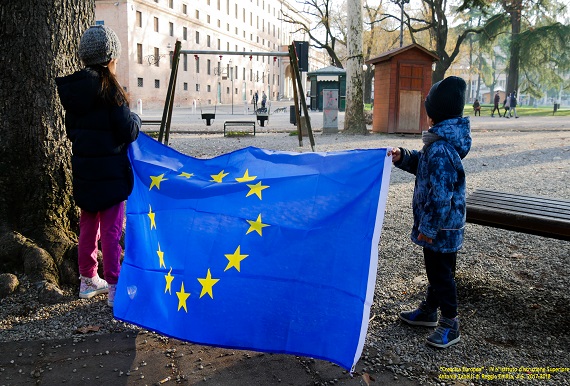 Crescita Europea (usata per Carousel per La mia foto per l'Europa) - IV N Istituto d'Istruzione Superiore Antonio Zanelli di Reggio Emilia, A.S. 2017-2018