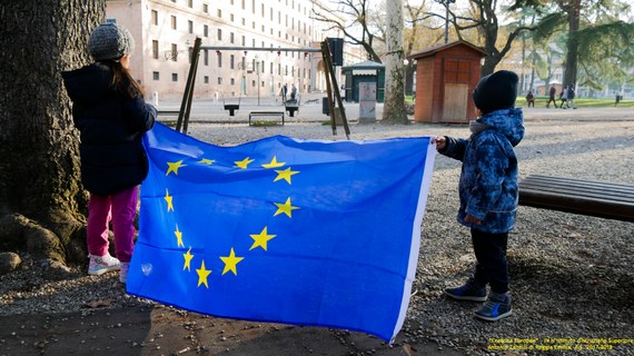 Crescita Europea (usata per La mia foto per l'Europa) - IV N Istituto d'Istruzione Superiore Antonio Zanelli di Reggio Emilia, A.S. 2017-2018