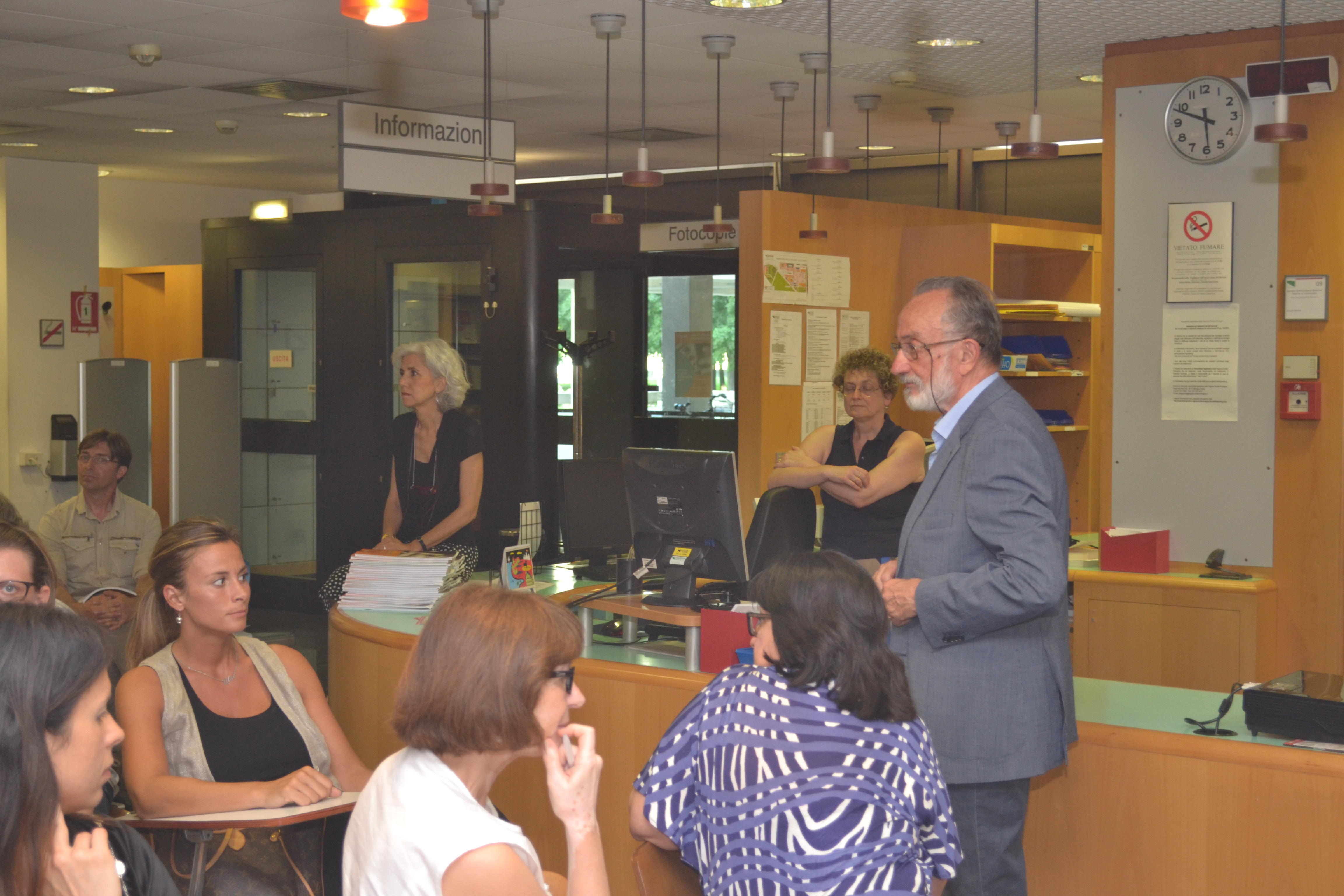 Luigi Fadiga si avvicina al pubblico