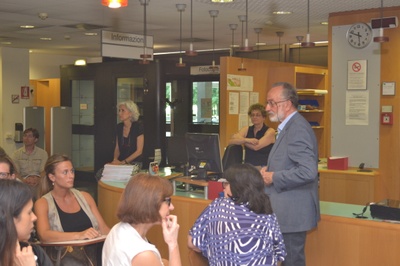 Luigi Fadiga si avvicina al pubblico