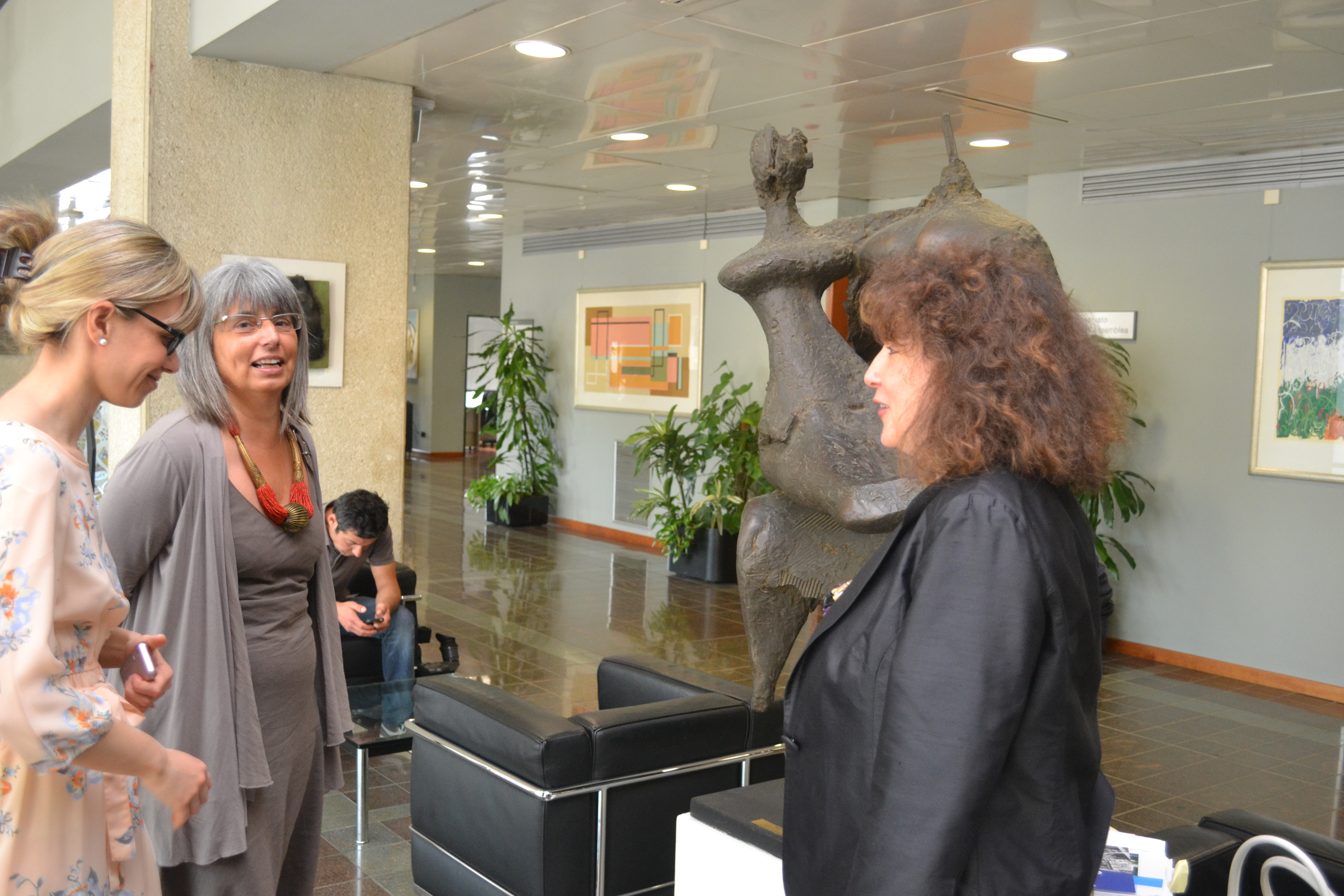 Desi Bruno, Garante per le persone private della libertà personale viene accompagnata dal suo staff in aula