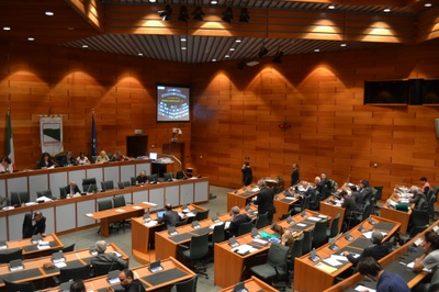 La Garante ringrazia i presenti in aula