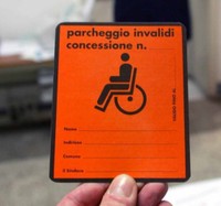 Contrassegno disabili, cittadina chiede aiuto al Difensore Civico